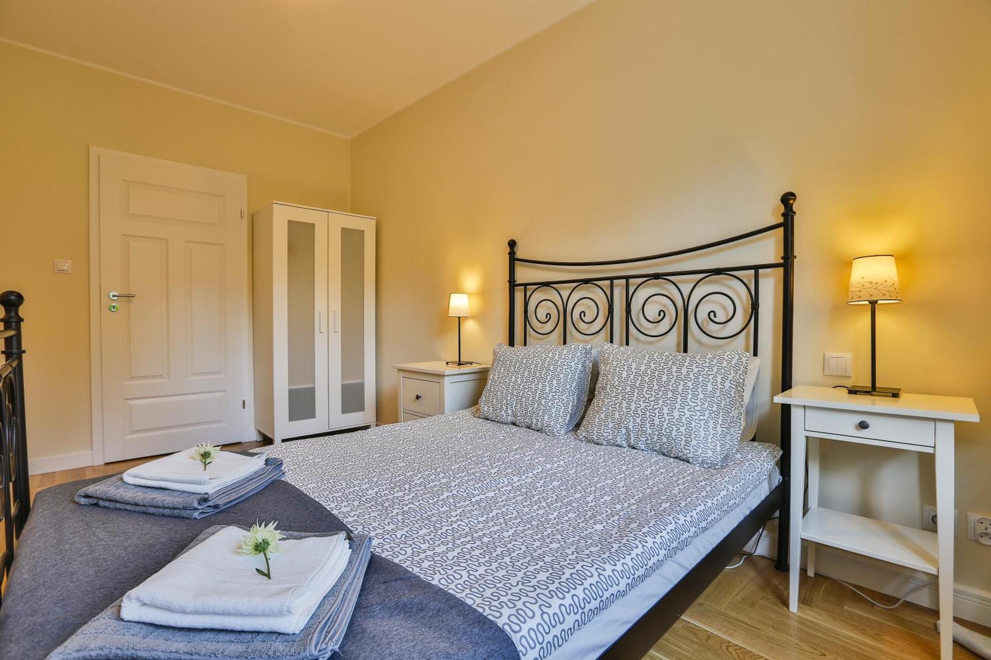 Apartament Bursztynowy Mariacka Old Town Gdansk Oda fotoğraf
